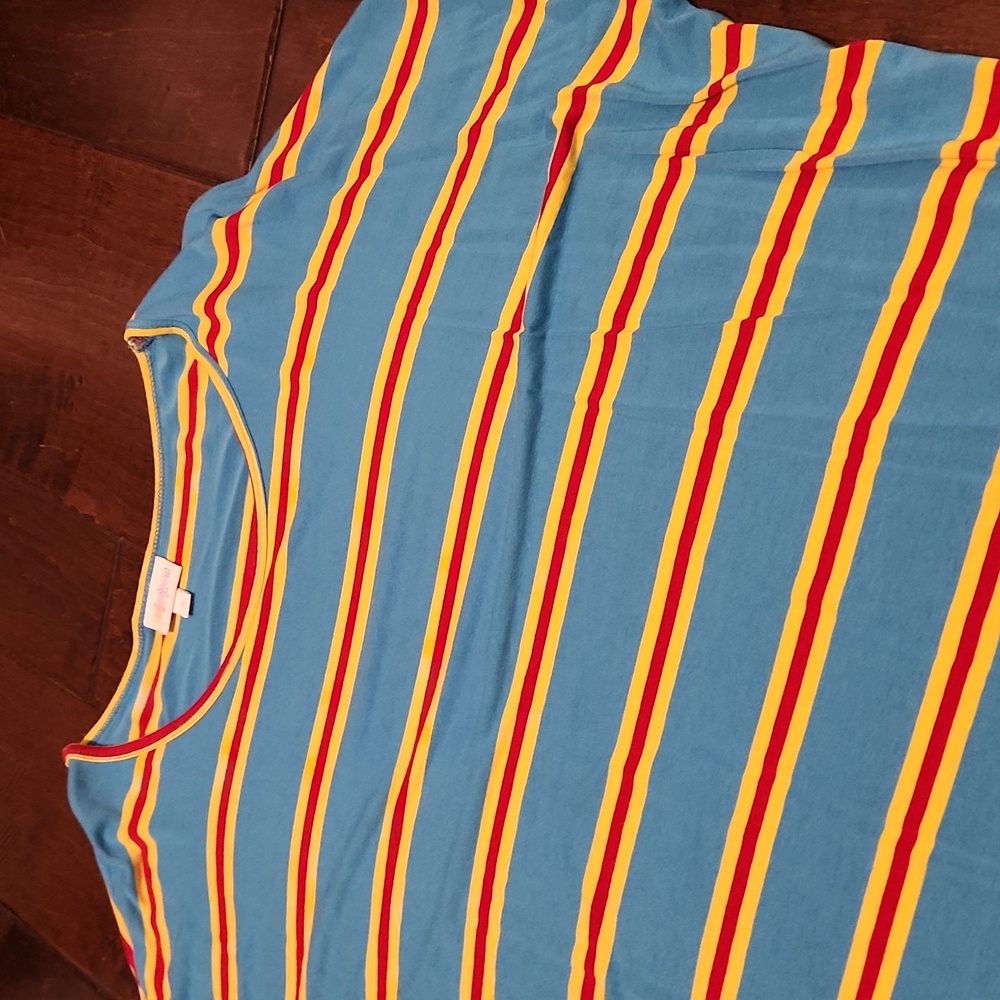 LuLaRoe Top - Picture 3 of 3